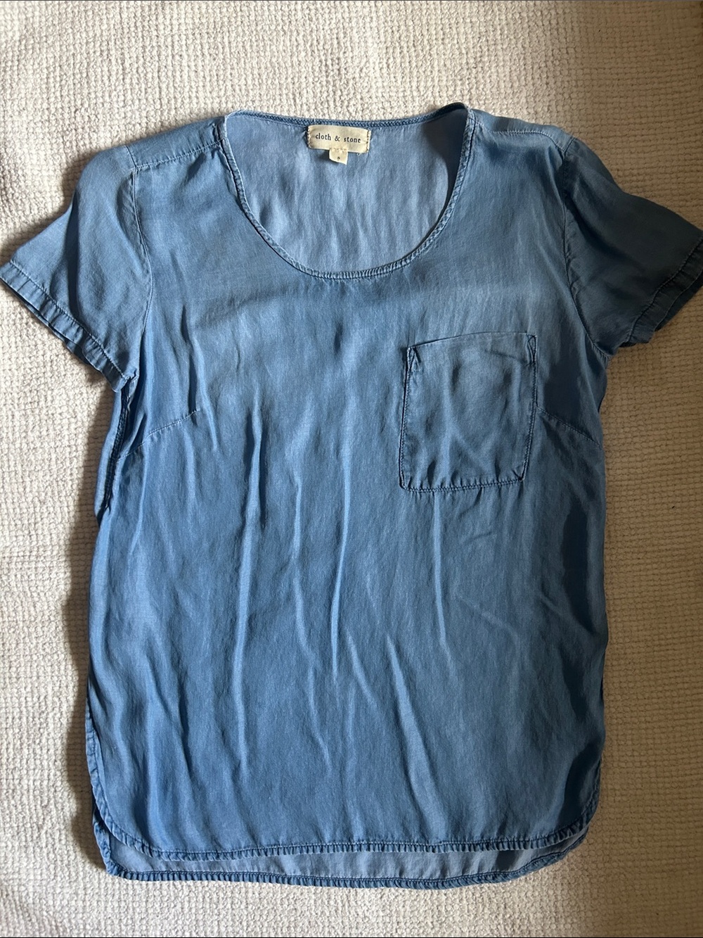 cloth & stone faded blue short-sleeve pocket tee